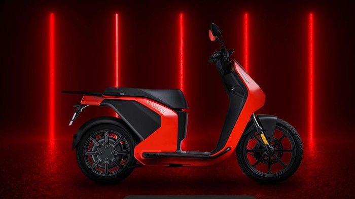 Charged Baycat Resmi Meluncur di Indonesia, Motor Listrik Lincah dengan ...